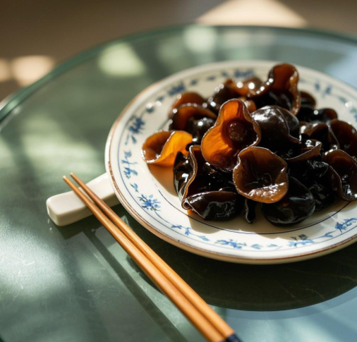 木耳久泡真的會產(chǎn)生劇毒嗎？食品安全檢測儀的原理與應(yīng)用